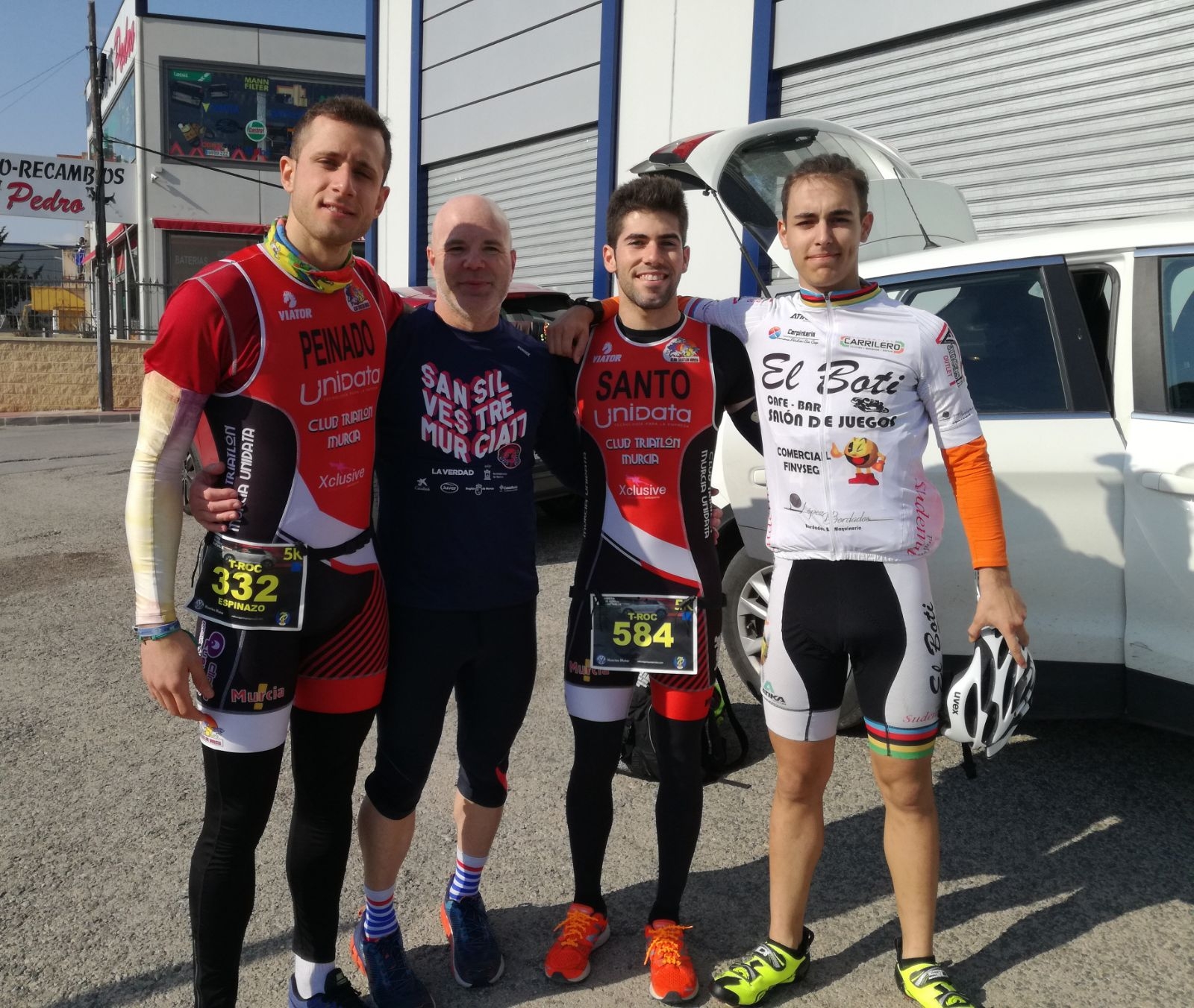 Nuestros_atletas_calientan_motores__Club_Triatlon_Murcia_Unidata_1